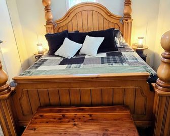 2 Bedroom 2 Bath Quarry Lake Getaway - Hernando - Bedroom