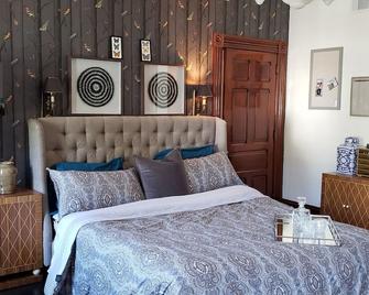 Majestic Lander Stewart Mansion On The Delaware Top Floor Apt - Phillipsburg - Bedroom