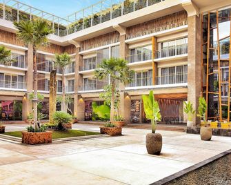 Ts Suites Seminyak Bali - קוטה - בניין