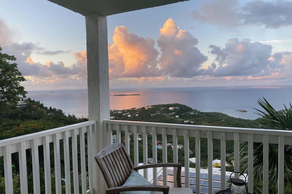 Gorgeous Ocean Views; Near 3 Beaches; Pet-Friendly; Free Wifi, Parking, Laundry - سانت ثوماس (فيرجين أيلاندس, ا.س) - شرفة