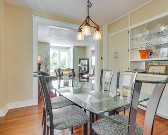 Historic Home Near Downtown Salem Walk to Capitol - Salem - Comedor