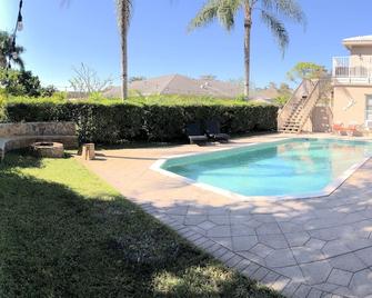 WEF Sabar Bungalow minutes to Wellington Equestrian Festival - Wellington - Pool
