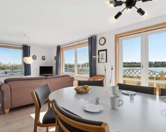Holiday Home Alvira - 8km to the fjord by Interhome - Fjerritslev - Eetruimte