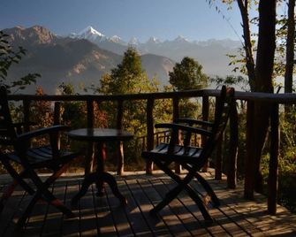 Himalayan Glamping By Ahaan Himalaya - Munsyari - Balcony