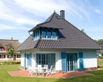 Dünenresidenz Glowe - Family-friendly vacation home with terrace and garden by the Baltic Sea - Lietzow - Edificio