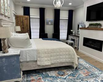 The Sapphire and Blush Retreat- 2 Bedroom Suite #5 - Low Moor