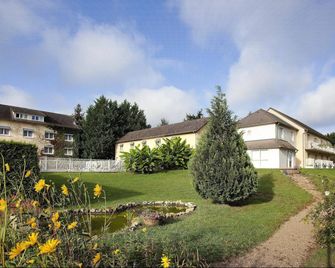 Logis Hotel Du Pont Neuf - Lurcy-Lévis - Edificio