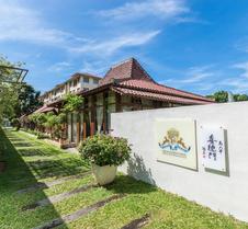 The Settlement Hotel