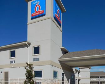 Studio 6 Yukon, OK - Yukon - Edificio
