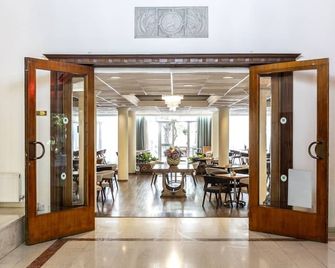 Forest Park Hotel - פלטרס