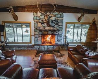 Boulder Lake Lodge - Pinedale - Obývací pokoj