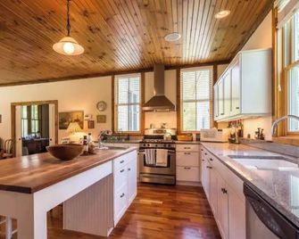 Luxury Barn : Hot tub, Sauna & Views - Hartford - Cocina