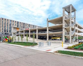 Bright 1bdr | Cleveland Clinic | Free Garage - Cleveland - Byggnad