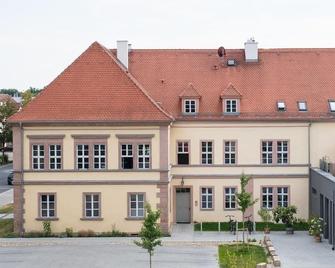 Boardinghouse Neumarkt Alte Schule - Neumarkt in der Oberpfalz - Gebäude