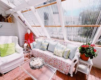 Capt Clarke Historic Homestead Venue - Old Saybrook - Balcony