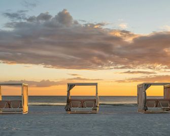 ذا لوس، سانت بيت بيتش، إيه تريبوت بورتفوليو هوتل - سانت بيتي بيتش - شاطئ