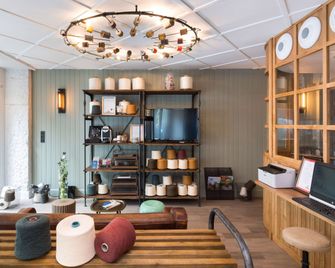 هوتل سيلكي باي هابيكالتشر - ليون - ردهة