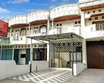 Hotel O Mantari Guesthouse - Bukittinggi - Rakennus