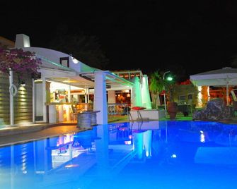 Melody Studios Faliraki - Faliraki - Havuz