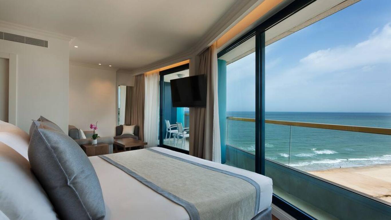 هيربيرت سمويل أوكيانوس سويتس هيرزيليا