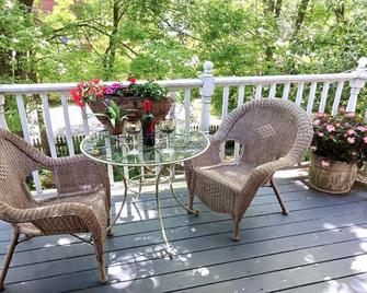 Rosemont B&b Cottages - Little Rock - Balcony