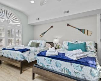 Waterfrontsemi-Private Beachking Bd Dual Desk Workstations Blazing Fast Wifi - Hampton - Bedroom