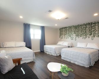 Lake view, Spacious 5 bedrooms, big lot, sleep 18 - Rockwall - Bedroom