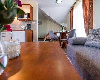 Villa Martii - Komfortowe Apartamenty z Aneksami Kuchennymi - Władysławowo - Sala de estar