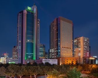 Holiday Inn Shanghai Pudong By IHG - Shanghai - Building