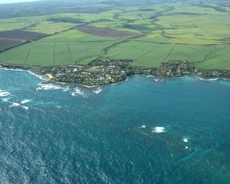 Charming Beach Cottage by Mama's Beach - Paia - Building