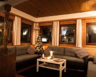 Haus Innerwald by Châtel Reizen - Sölden - Pokój dzienny