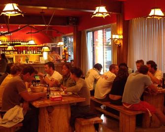 Marcopolo Inn Hostel Bariloche - San Carlos DeBariloche - Bar