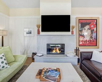 Luxury Home in Carneros 5 Star Resort! - 納帕 - 客廳
