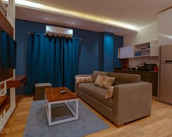 Travelholic New Cairo Residence - Cairo - Living room