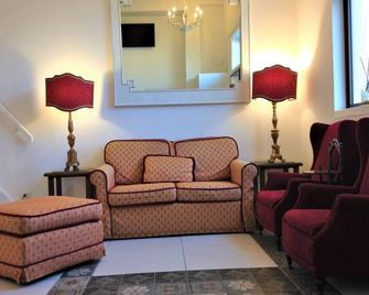 دوموس لينا - فيوميتشينو - غرفة معيشة