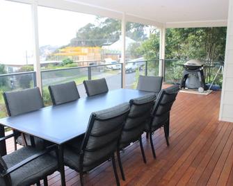 Fabulous water views and excellent reviews - Tomakin - Restaurant
