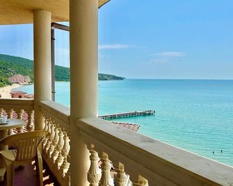 Menada Atrium Apartments - Elenite - Balkon
