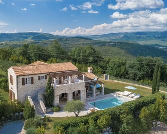 Villa Livia - Buzet - Building