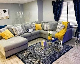 Columbia Chrome - Decatur - Living room