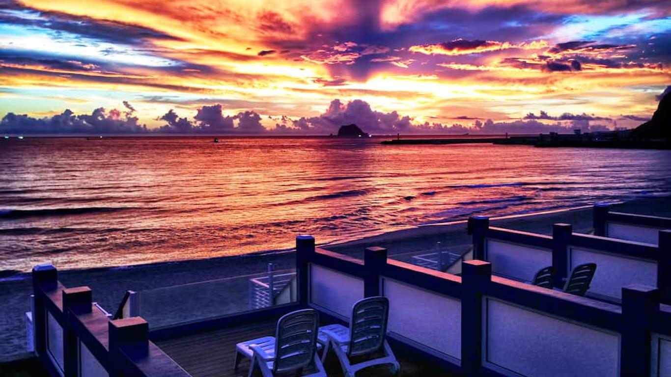 White House Hot Spring Beach Resort