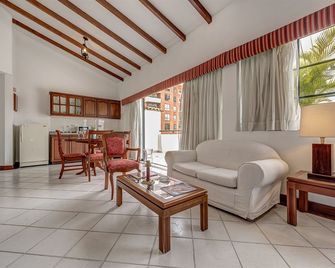 Travelers Apartamentos & Suites Castellón de Juanambú - Santiago de Cali - Sala de estar