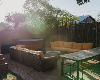 Hot Tub + Pool! Cactus Suite at The Desert Compass - Albuquerque - Patio
