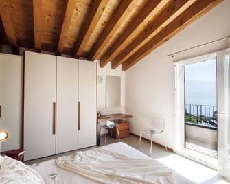 Nautic Resort San Carlo - Gargnano - Bedroom