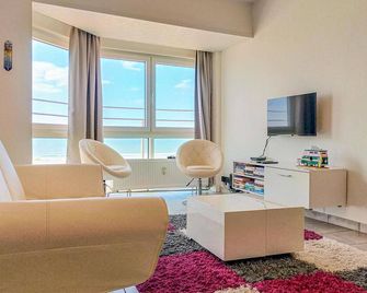 Cozy Apartment In Oostende With Wifi - Ostende - Wohnzimmer