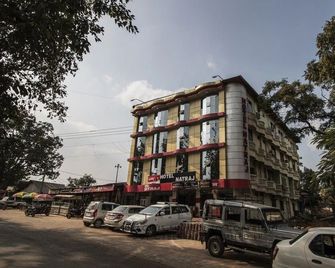 Hotel Natraj - Pachmarhi - Gebäude