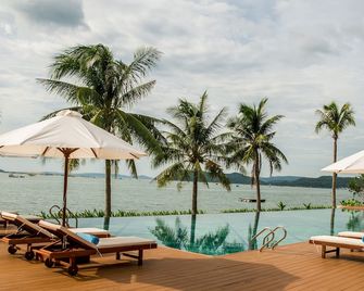 Que Toi Village Resort Phu Yen - Song Cau - Pool