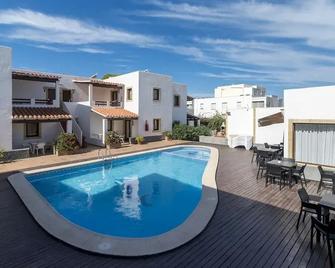 Mar y Sal Apartaments - La Savina - Zwembad