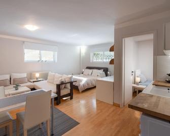 Bright, Cosy Studio near Glyfada Beach & Center - Glyfada - Ložnice