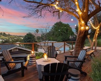 Mid-Century Modern Craftsman Hillside Home - Los Angeles - Varanda