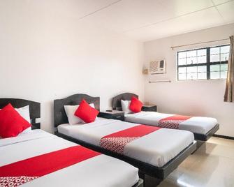 Stonewood Hotel - General Santos - Habitación